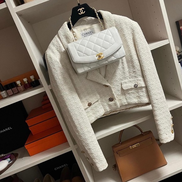 SOLD! 💔 Rare Vintage CHANEL 1993 SS Runway Tweed Cropped Jacket Blazer CC Logo - Picture 1 of 17